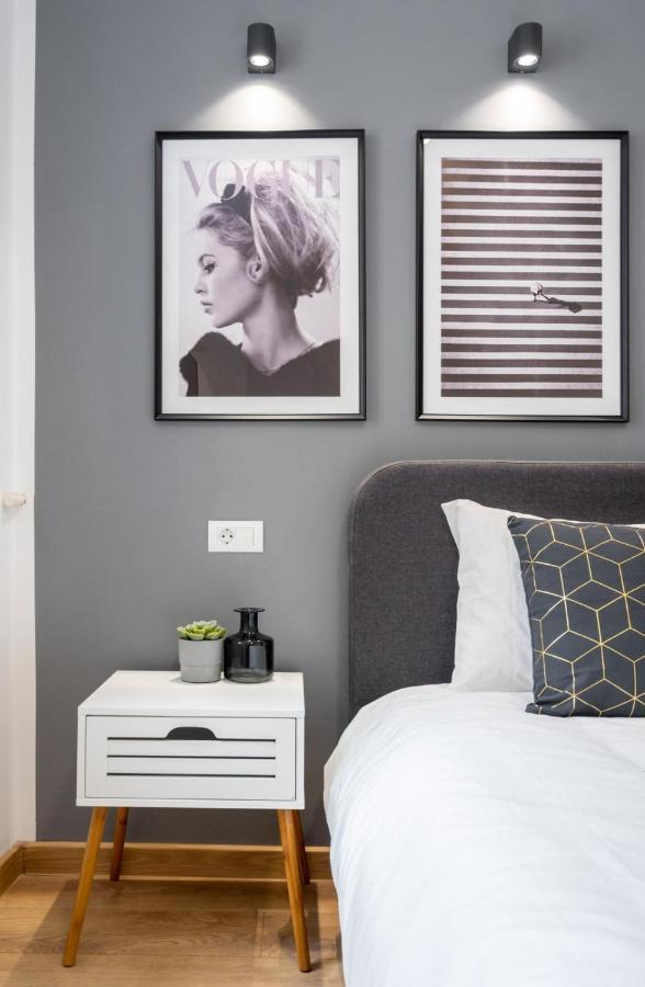 Relax Apartament In Piata Universitatii Bucureşti Eksteriør bilde