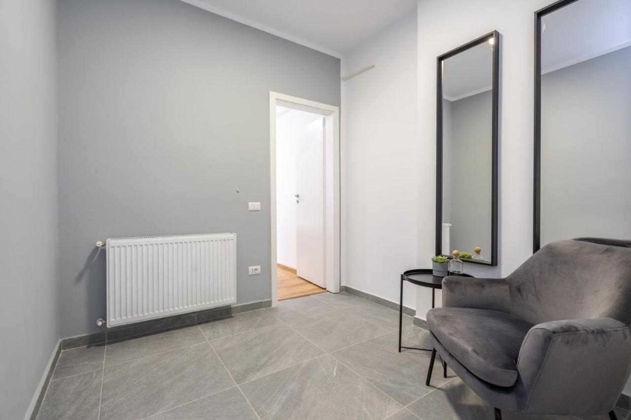 Relax Apartament In Piata Universitatii Bucureşti Eksteriør bilde
